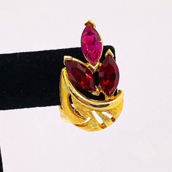 Clip Ons Earrings Gold Tone Pink Crystals - Picture 10 of 15